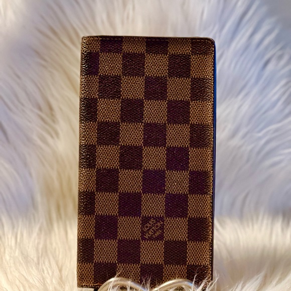 Louis Vuitton Handbags - 💯% Authentic Louis Vuitton Checkbook Passport Case.